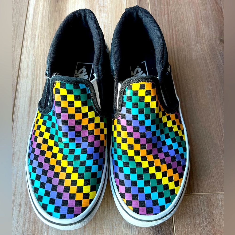 VANS Slip On Big Kid Size: 2